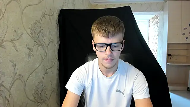 Snapshot of Tomas_Shelbi chatting on September 28, 2025, 10:09 am Tomas Shelbi online show from September 28, 2025, 10:09 am