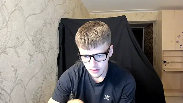 Snapshot of Tomas_Shelbi chatting on October 1, 2025, 6:25 pm Tomas Shelbi online show from October 1, 2025, 6:25 pm