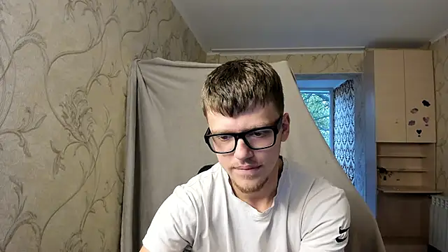 Snapshot of Tomas_Shelbi chatting on October 6, 2025, 2:14 pm Tomas Shelbi online show from October 6, 2025, 2:14 pm