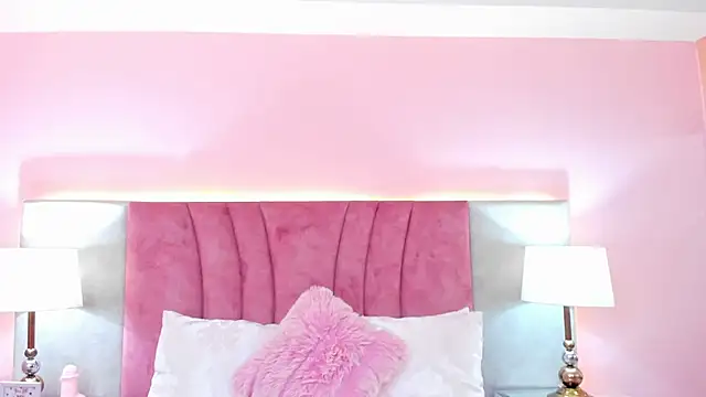 SophiaLaurens online show from January 15, 2025, 2:24 pm