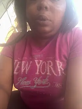 JCCaramelbarbie1 online show from May 27, 2026, 3:20 pm