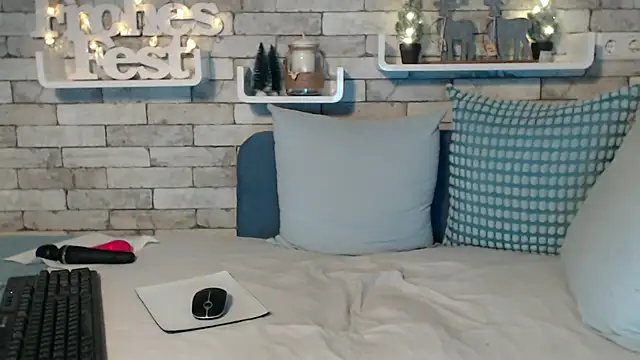 Snapshot of DirtyTina chatting on December 2, 2024, 3:03 pm DirtyTina online show from December 2, 2024, 3:03 pm