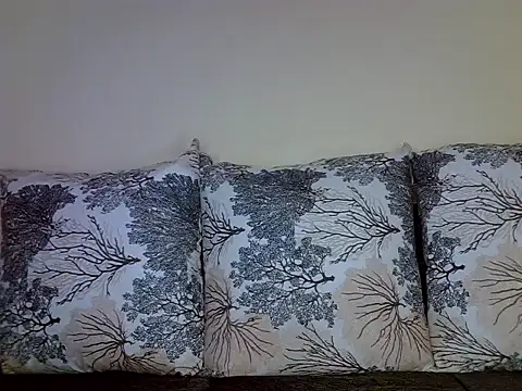 Oliviia  online show from December 7, 2024, 5:42 pm