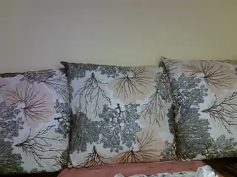 Oliviia  online show from December 13, 2024, 12:28 pm