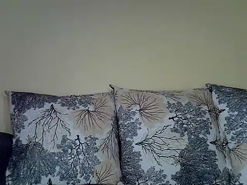 Oliviia  online show from January 17, 2025, 9:17 am