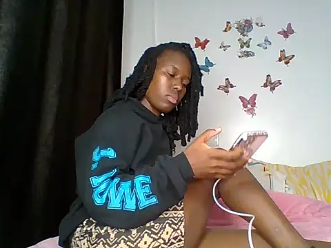 Oliviia  online show from October 3, 2025, 5:32 pm