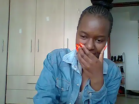 Oliviia  online show from October 11, 2025, 10:14 am