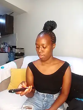 Oliviia  online show from October 13, 2025, 9:42 am