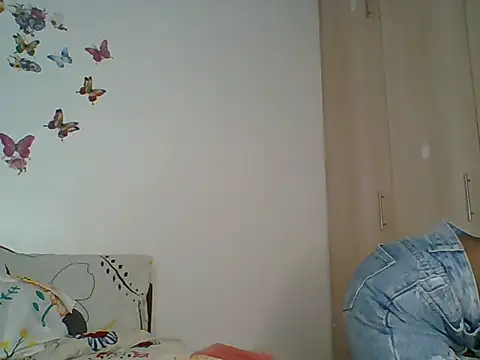 Oliviia  online show from October 16, 2025, 3:02 pm