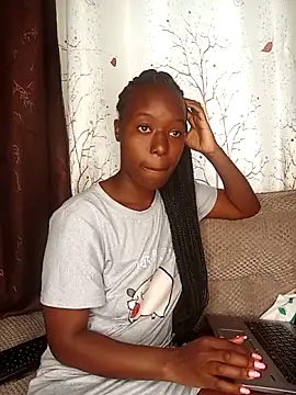 Oliviia  online show from October 26, 2025, 10:32 am