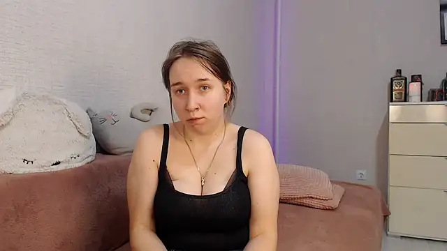 lovely hayley online show from January 6, 2025, 11:31 pm