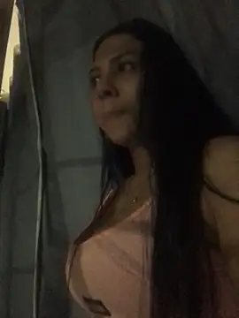 Snapshot of bellinii07 chatting on February 13, 2025, 3:18 am bellinii07 online show from February 13, 2025, 3:18 am