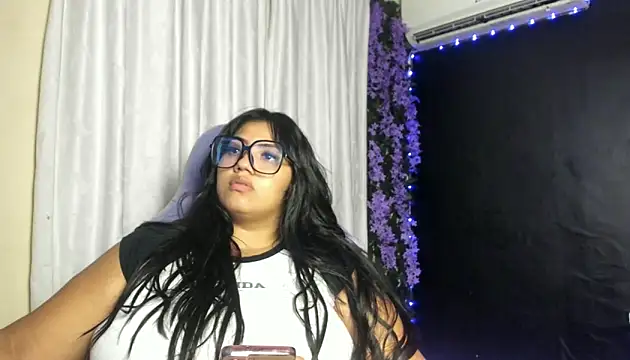 AvrilRizoX online show from April 17, 2026, 5:43 am