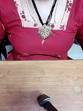 Aishu-tamil09 online show from January 12, 2026, 2:44 pm