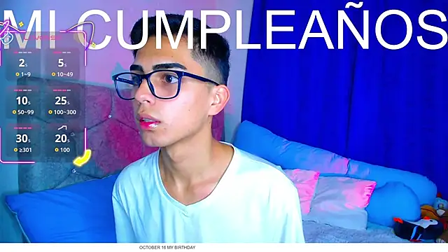 OwenBluee online show from October 14, 2025, 7:42 am