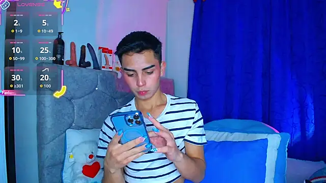 OwenBluee online show from October 20, 2025, 6:14 am