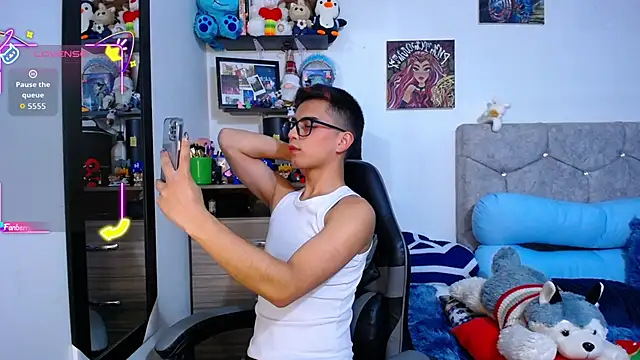 OwenBluee online show from February 27, 2026, 6:35 am