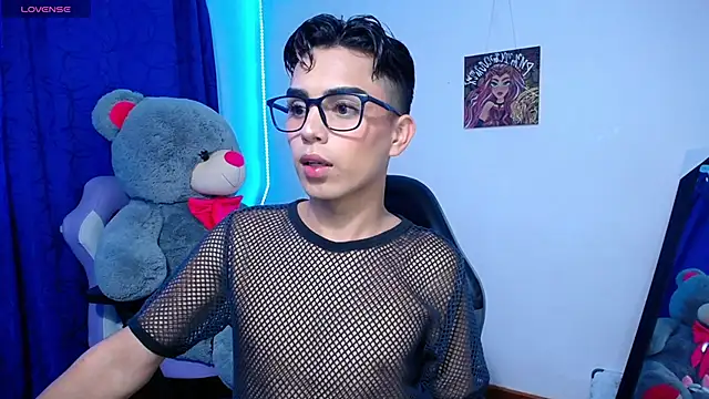 OwenBluee online show from May 22, 2026, 2:22 pm
