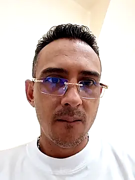 paisa233 online show from October 15, 2025, 12:38 pm