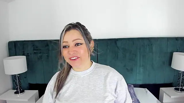 PandoraB  online show from February 1, 2025, 10:59 am