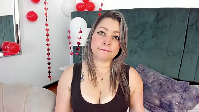 PandoraB  online show from February 28, 2025, 5:26 pm