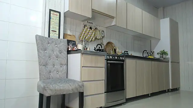 Snapshot of Jadeee_ chatting on February 17, 2025, 8:36 pm Jadeee online show from February 17, 2025, 8:36 pm