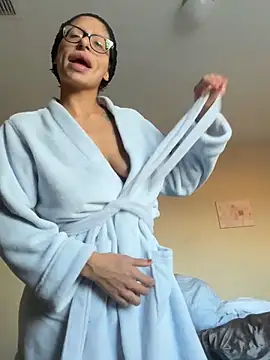 myloveforyouu online show from October 1, 2025, 1:06 pm