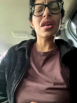 myloveforyouu online show from November 23, 2025, 10:09 pm