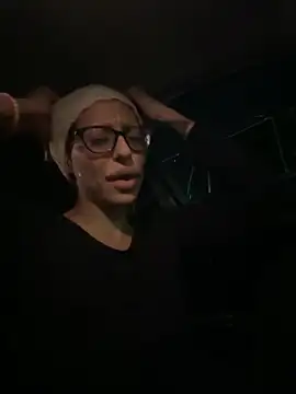 myloveforyouu online show from November 30, 2025, 12:47 am