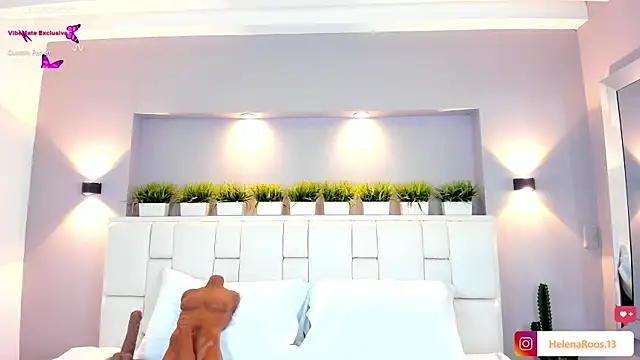 HelenaRoos online show from December 18, 2025, 7:42 pm