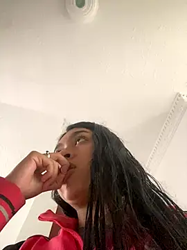 SweetLatiin  online show from November 22, 2025, 8:52 pm