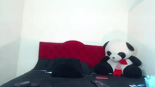 Luluu 08 online show from March 8, 2025, 8:35 pm