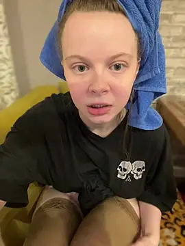 wrenlie online show from March 5, 2025, 7:49 pm