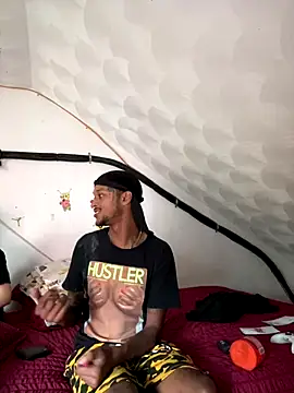 Snapshot of rayyymack chatting on October 7, 2025, 12:35 pm rayyymack online show from October 7, 2025, 12:35 pm