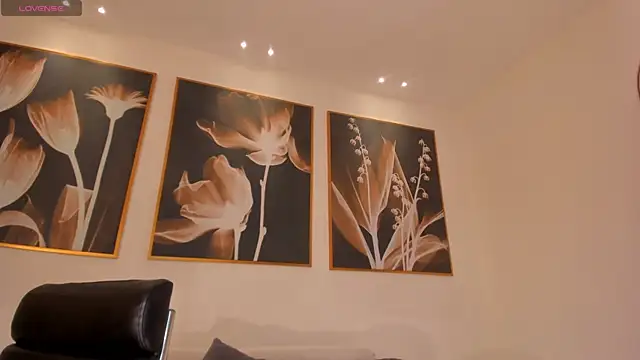 ValeriaRiveraX online show from December 19, 2024, 10:02 am