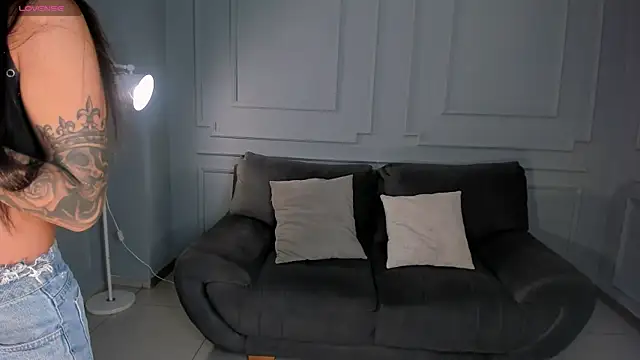 MariaHerrera  online show from December 2, 2025, 8:04 pm