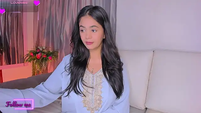 azzahara069 online show from February 12, 2025, 3:51 am