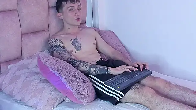 Dylanwhite23  online show from March 6, 2025, 2:30 am