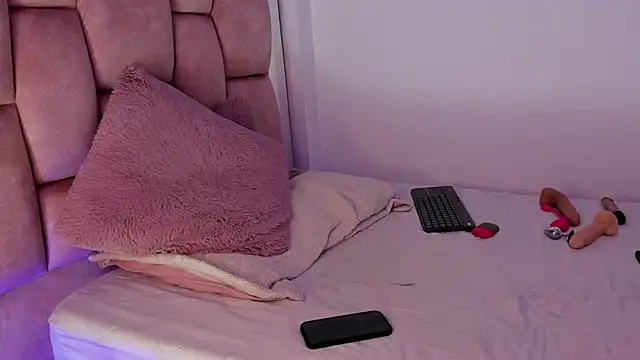 Dylanwhite23  online show from March 21, 2025, 3:44 am