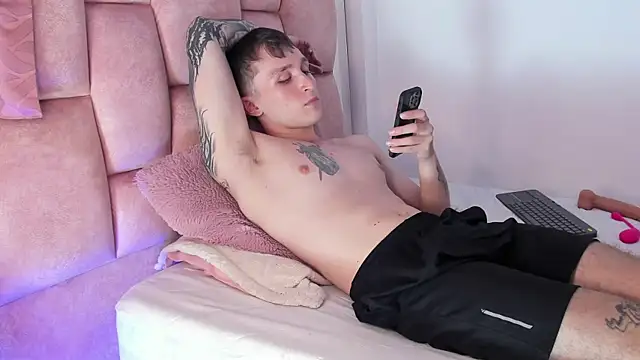 Dylanwhite23  online show from March 21, 2025, 6:49 am