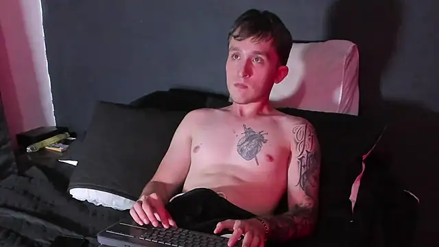 Dylanwhite23  online show from September 25, 2025, 12:14 am