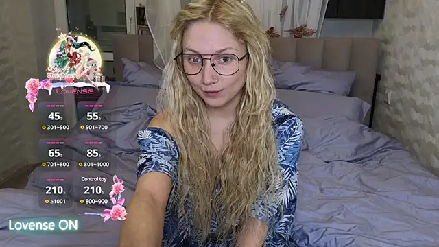 GoodGirl0024 online show from February 22, 2025, 8:09 pm