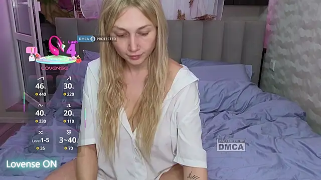 GoodGirl0024 online show from March 12, 2025, 8:10 pm