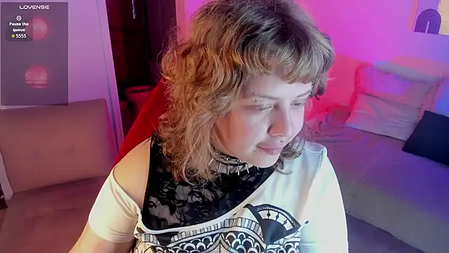 Sabrina scarlett online show from October 1, 2025, 5:13 am