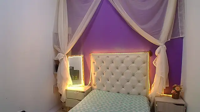 Ingrid Casas online show from December 17, 2024, 10:54 pm