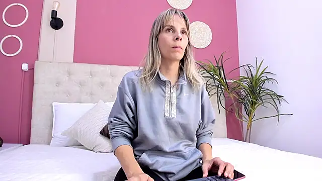 Snapshot of Anastasiapriest chatting on May 19, 2026, 11:49 am Anastasiapriest online show from May 19, 2026, 11:49 am