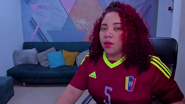 AngelaCoffee online show from November 27, 2025, 3:41 am