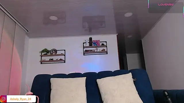 ashely ryan24 online show from April 12, 2026, 11:10 pm