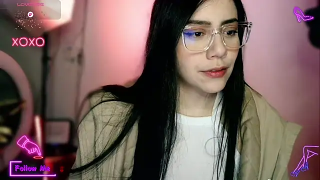 LauGrayJ online show from November 9, 2025, 6:33 am