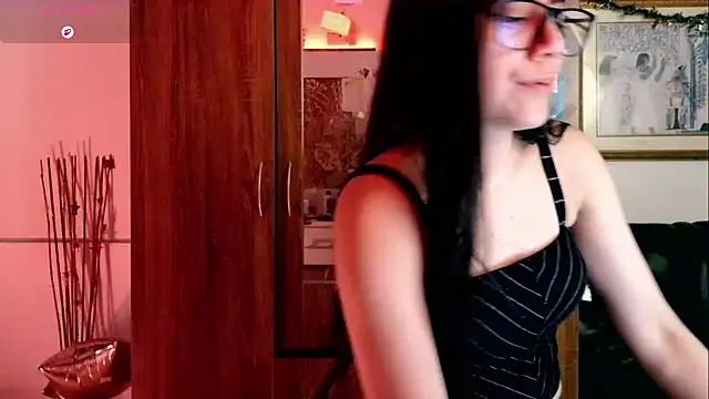 LauGrayJ online show from January 18, 2026, 11:52 pm